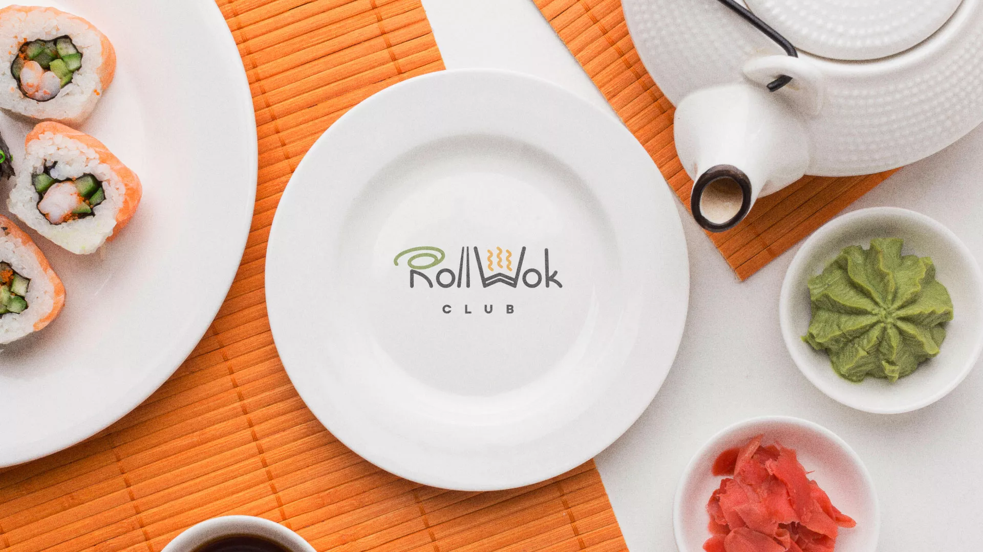 Разработка логотипа и фирменного стиля суши-бара «Roll Wok Club» в Бикине